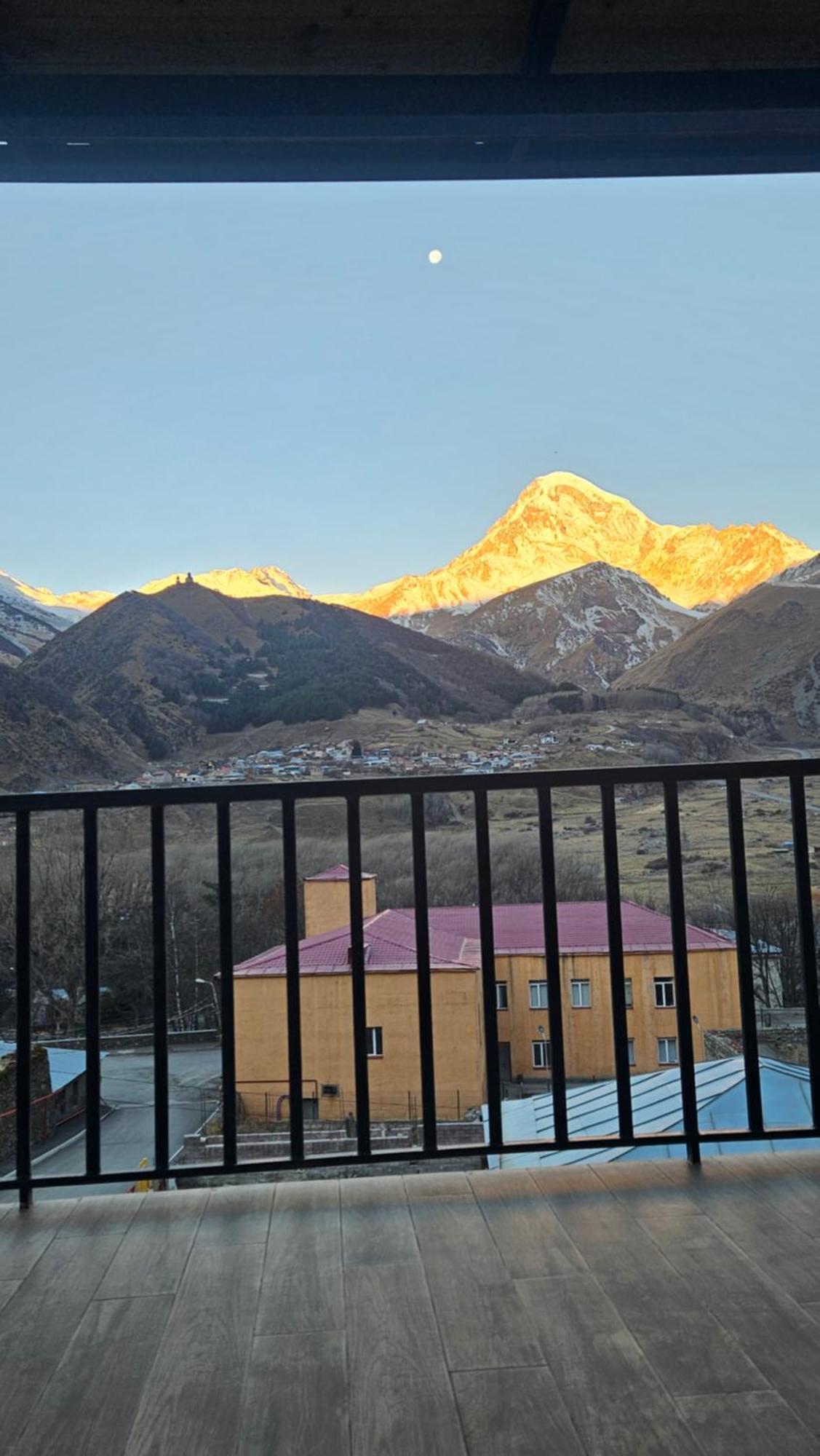 Best View Kazbegi Phòng bức ảnh